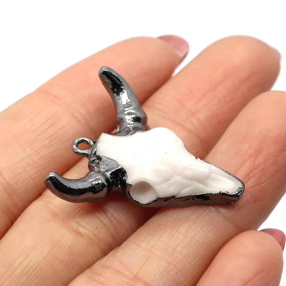 Delicate Resin Bull Head Small Pendant 27x31mm Black Vintage Charm Fashion Jewelry Making DIY Necklace Earring Accessories