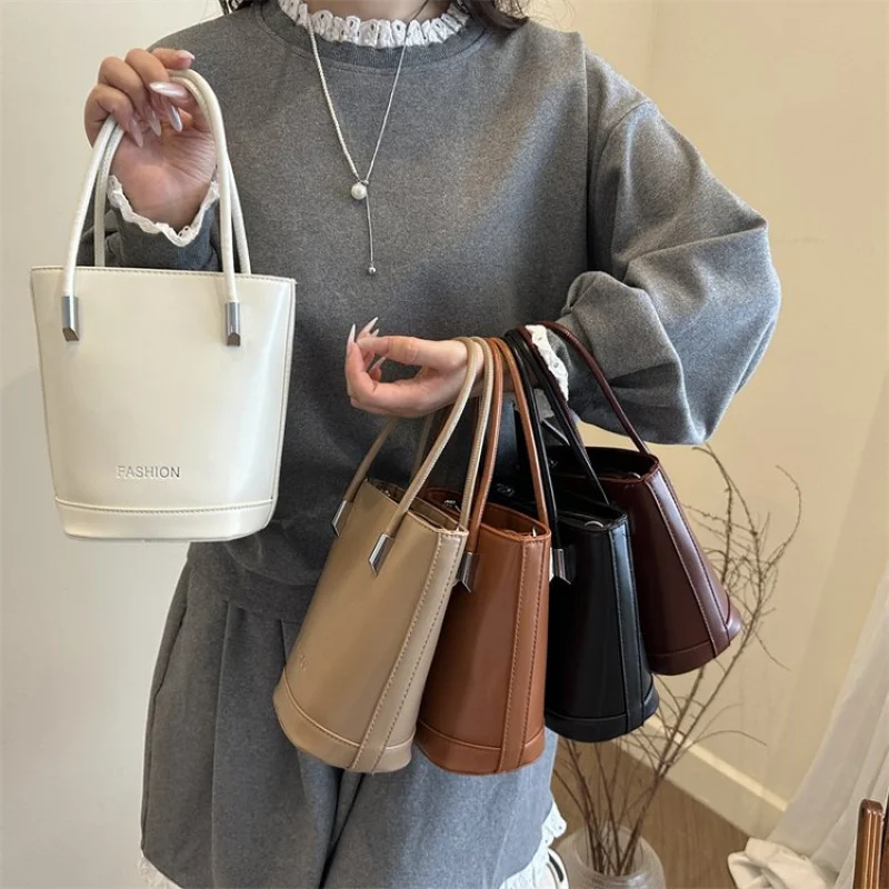 

Симпатичная женская кожаная сумка класса люкс 2025, известная дизайнерская популярная простая повседневная сумка ​