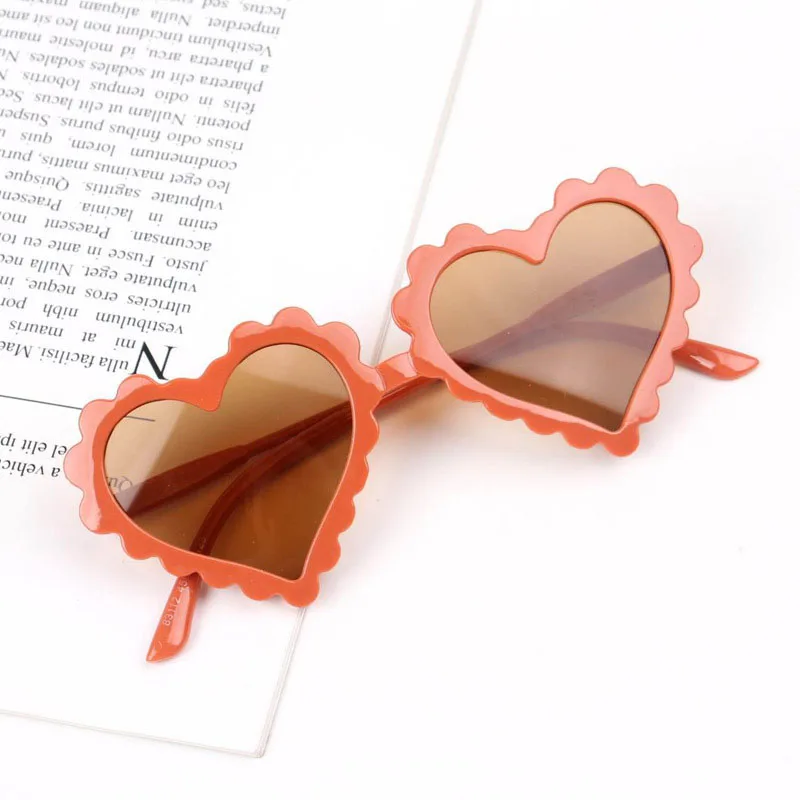 Sunglasses Kid Heart Shaped Sunglasses UV 400 Protection Cute Fashion Girl Fun Accessory Outdoor Party Beach for 3-10Y Children