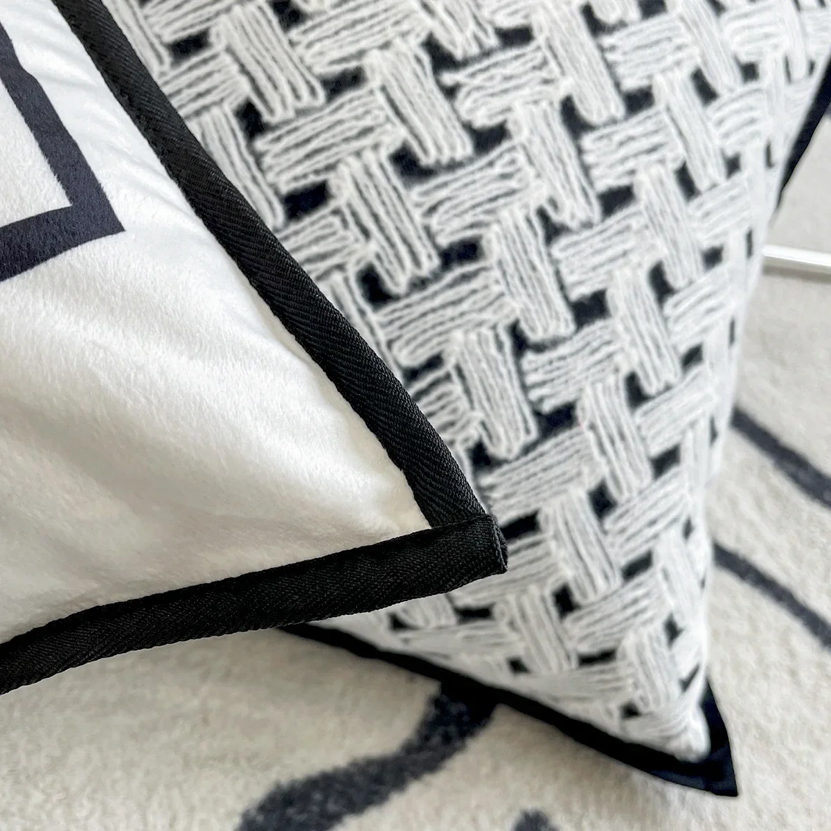 2-Piece Nordic Velvet Line Print Cushion Cover Plaid Jacquard Throw Pillow Covers 45x45cm Living Room Bedroom for Sofa Home