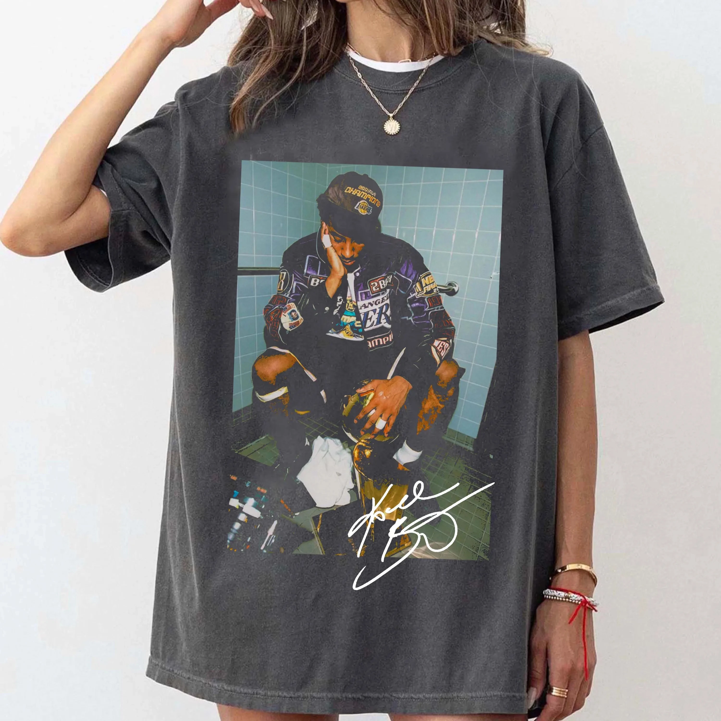 Retro Kobe Portrait Signature T-Shirt Vintage Basketball Graphic Tee Unisex Oversized Cotton Short Sleeve Tops