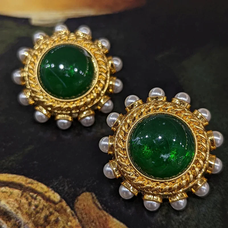 

French retro green elegant court style exquisite ear studs