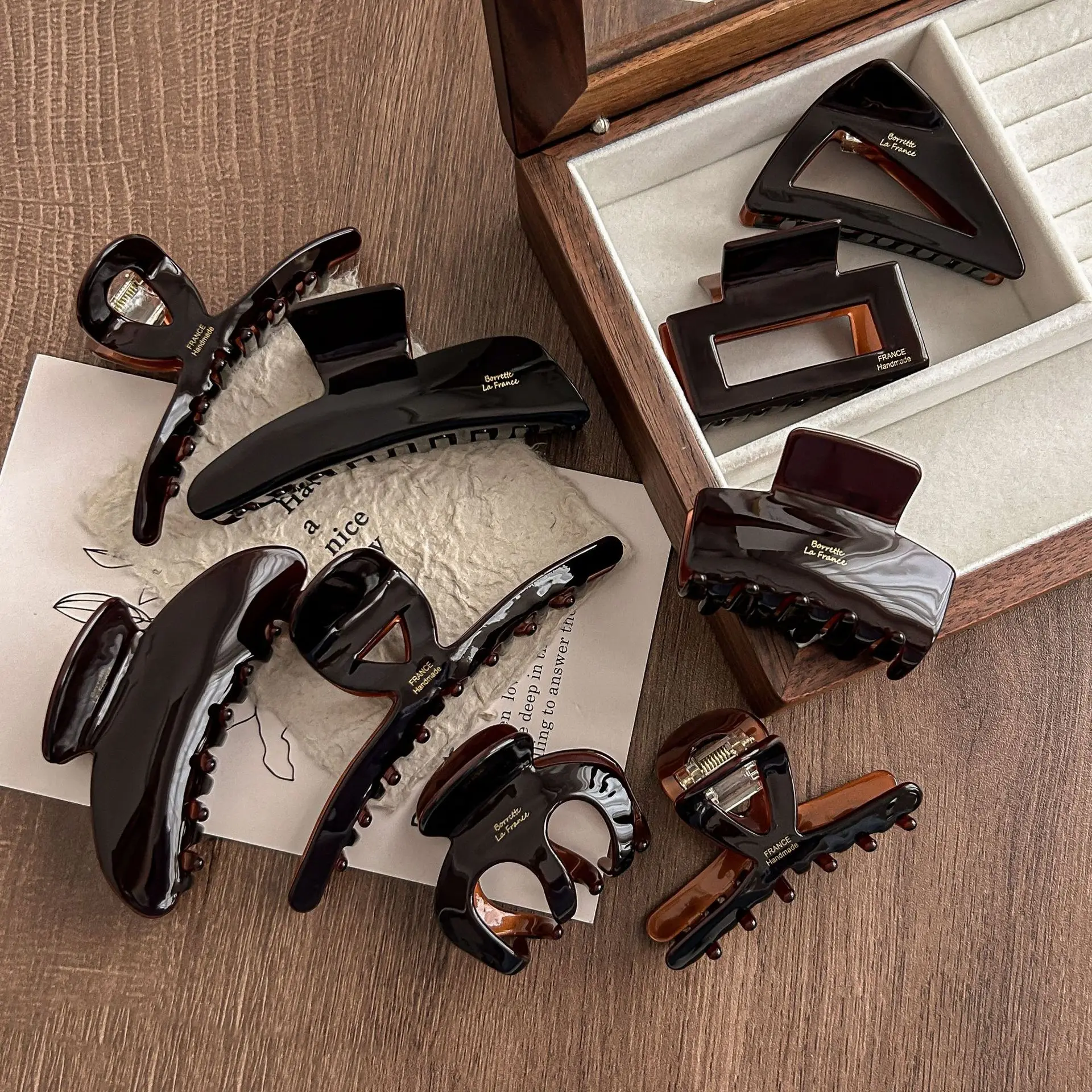 France Coffee Series Кофейные когти для волос с уксусной кислотой для женщин Высококачественные большие заколки в форме акулы на затылке Объем волос Несколько аксессуаров