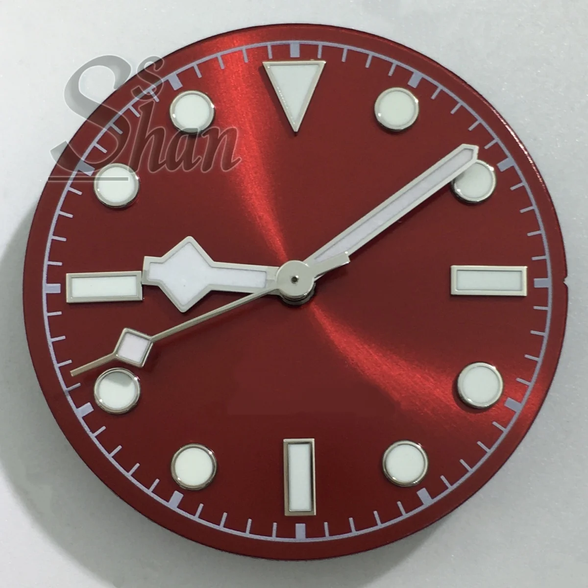 

High-quality 29mm red white black and blue dials snowflake hands with green luminescence suitable for NH35 movement