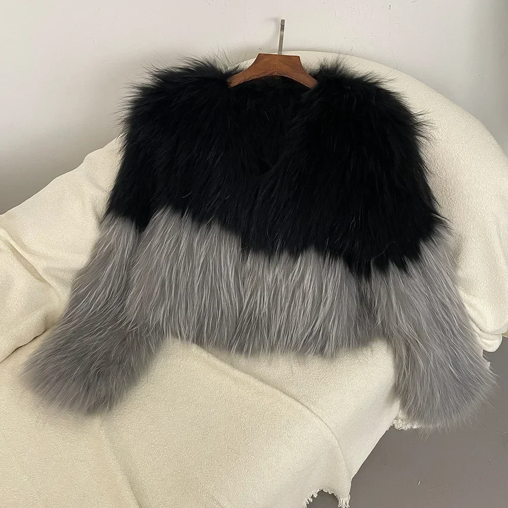 سترة جديدة لخريف وشتاء 2024 من فراء الراكون الطبيعي على الوجهين سترة سميكة منسوجة من الفرو للنساء سترة من الفرو الدافئ للتنقل اليومي