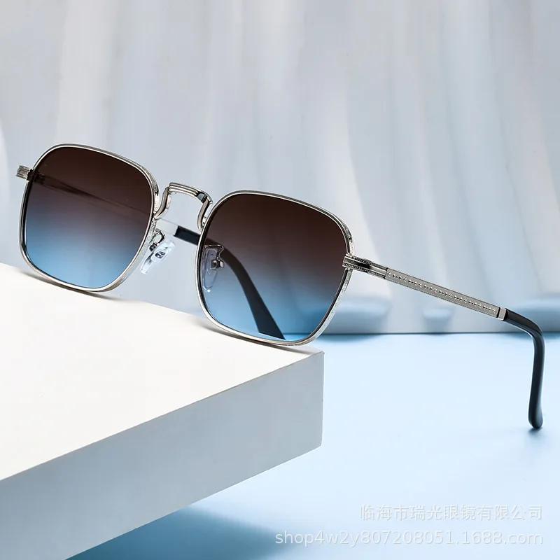 2026 New Square Metal Sunglasses Retro Unisex UV400 Anti-UV Korean Fashion Oval Shades