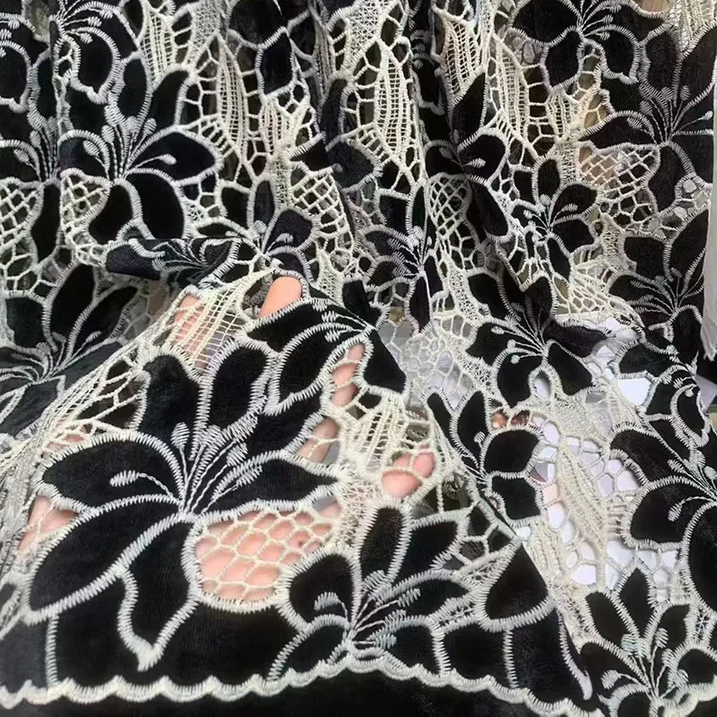 

Роскошная водорастворимая кружевная ткань с вышитым цветочным вырезом, подходит для свадебных платьев, одежды, изысканных дизайнерских тканей