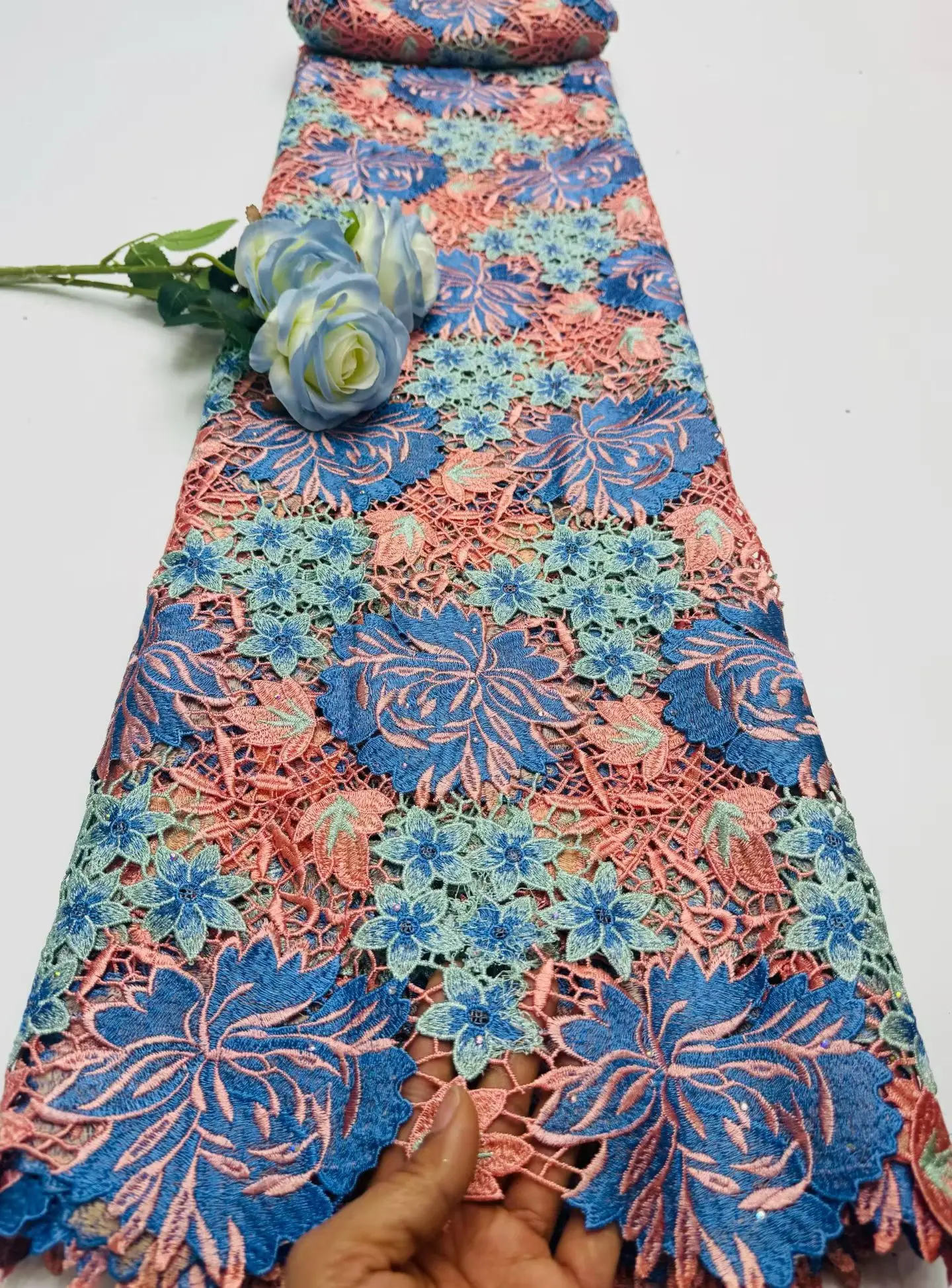 

2026 африканский гипюровый шнур, кружевной хлопковый вышитый традиционный стиль, женская одежда, водорастворимая ткань для случая Hm238-1