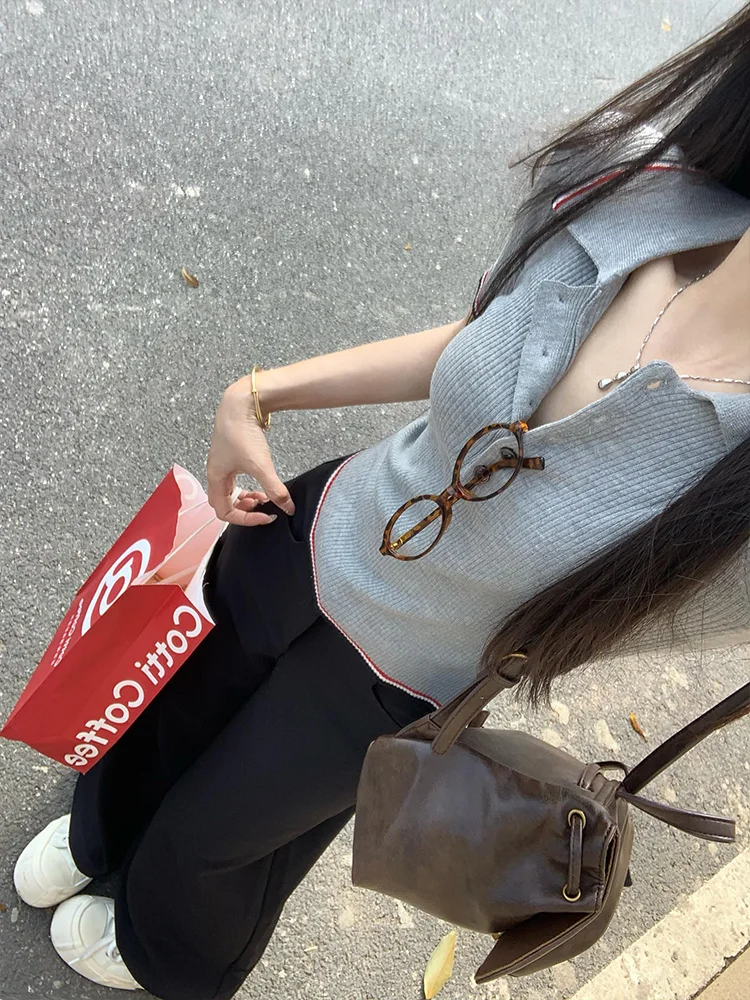 เสื้อถักไหมพรมผู้หญิงทรงเข้ารูป สไตล์เรโทร สีสันสดใส แบบเกาหลี ติดกระดุม รุ่น College Sle Top