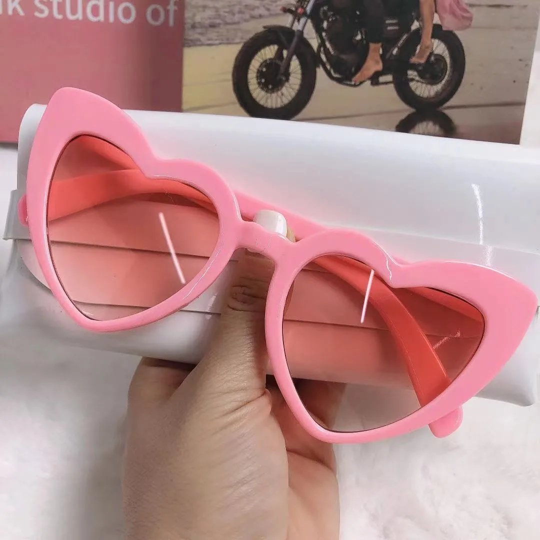 Herzförmige Sonnenbrille für Damen, Retro-Katzenaugen-Sonnenbrille, Hochzeit, Verlobung, Dekoration, Einkaufen, Reisen, Party-Accessoires