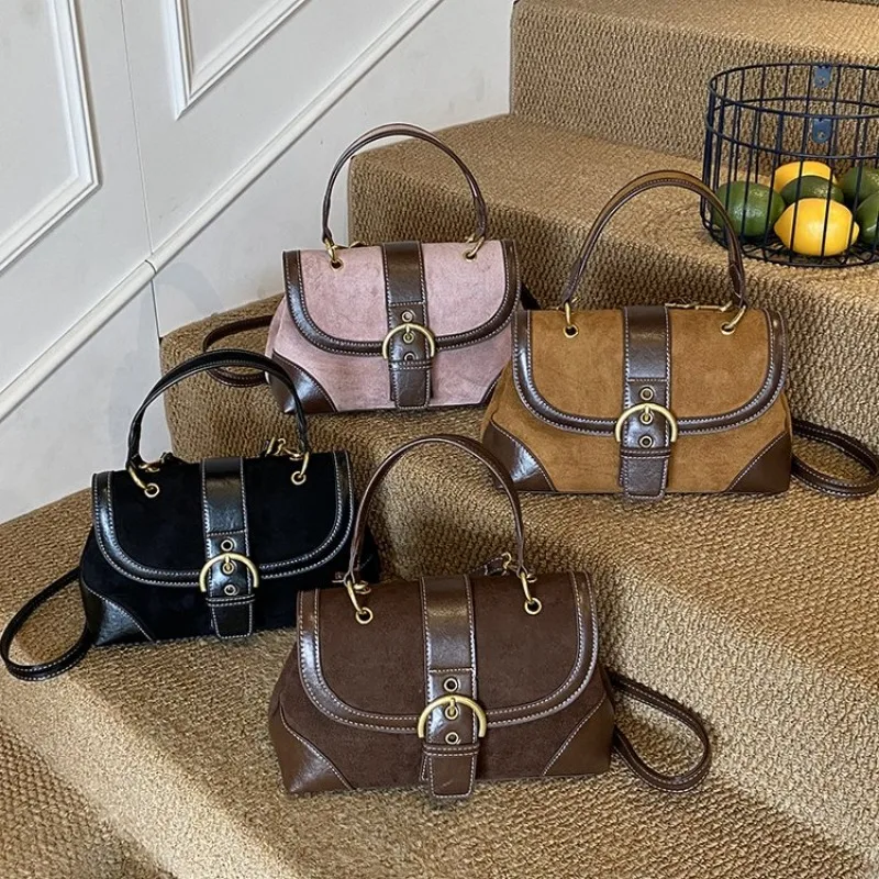 

Attractive Sleek Diaper Bag Crossbody Parenting Work Meeting Exquisite Fashionable Chic Timeless Elegant Stylish Organized