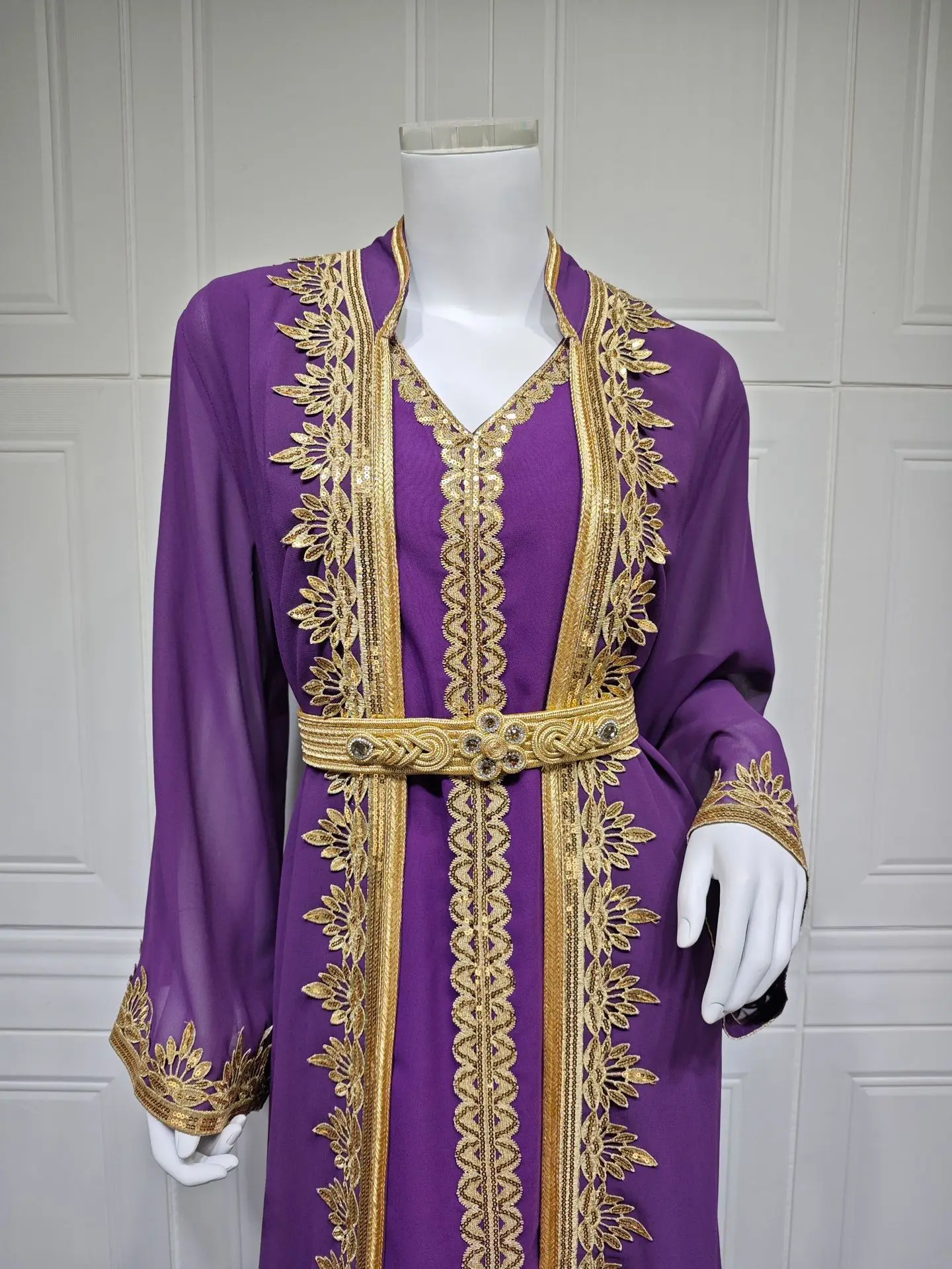 Uni Abaya Abito musulmano da donna Ricamo dorato Abiti da Ramadan Abiti da donna Abaya Abito caftano islamico Set da 2 pezzi