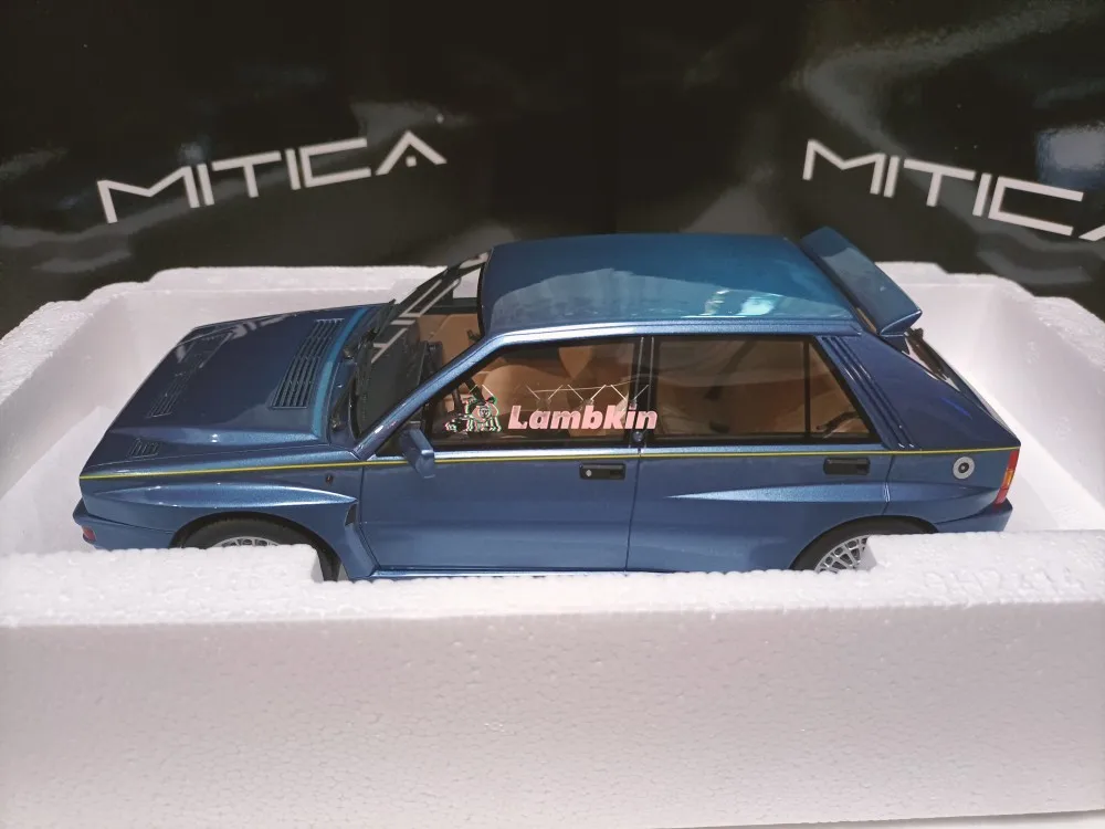 MITICA 1/18 Lancia Delta Evo II Metallic Blue 4-Door Hatchback Sports Car Model Classic Collectible Gift Ornament