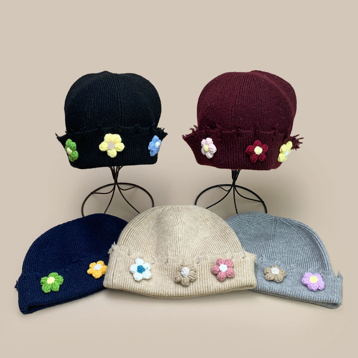 

Korean Sweet Cute Colorful Flowers Knitted Hats New Women Warm Casual Fashion Retro Outdoor Versatile ins Design Style Beanies