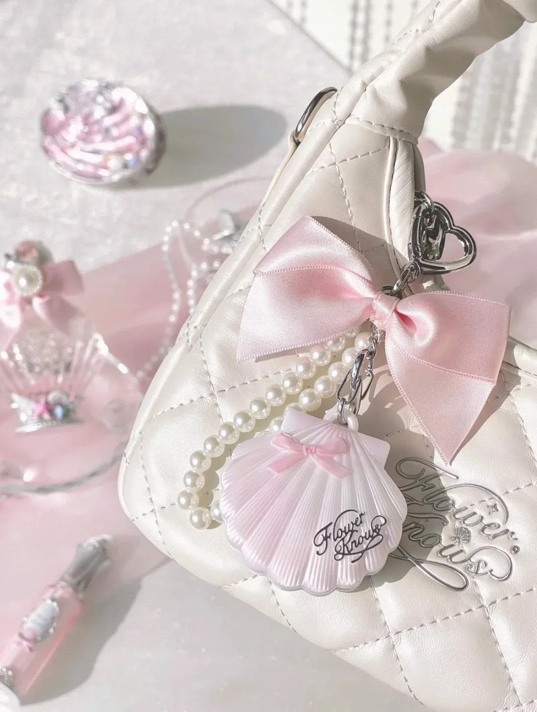 حقيبة يد Flower Knows Limited Edition Shell's Jewel ذات طراز جديد وحقيبة مستحضرات التجميل ومغناطيس الثلاجة