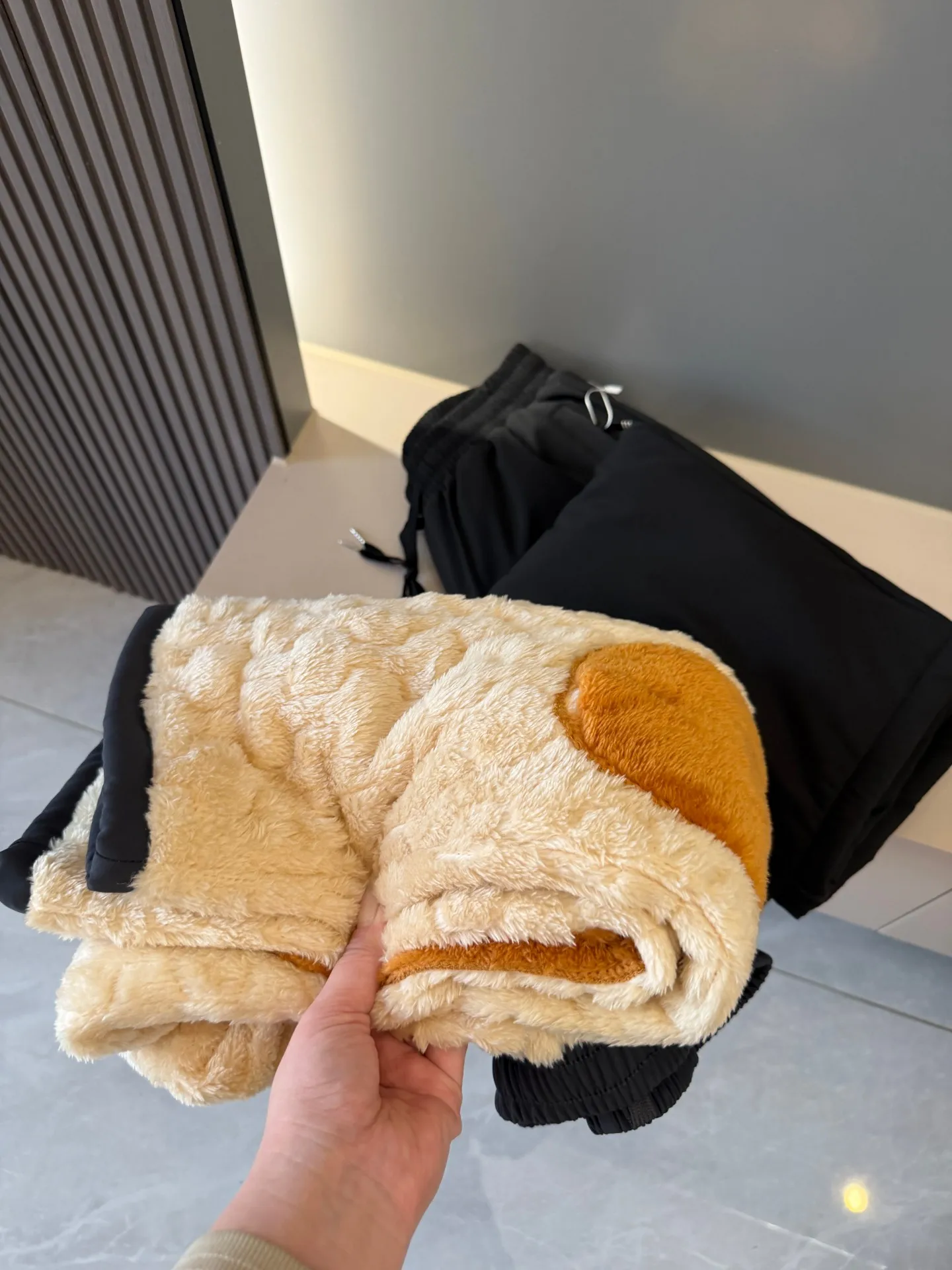 

Thiened Lamb Velvet Lo Temperature Warm Windproof Waterproof Cotton Pants Casual Trousers for Men And Women Winter Leisur...