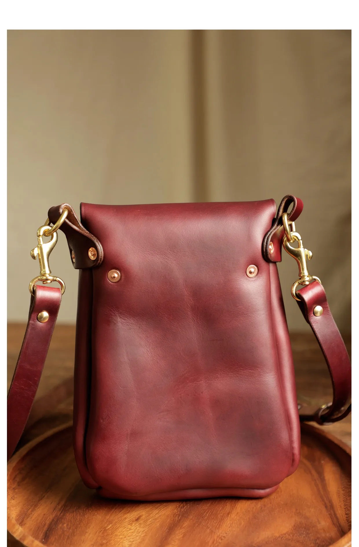 PNDME outdoor daily light handmade vegetable tanned cowhide men small phone shoulder bag fashion genuine leather crossbody bag