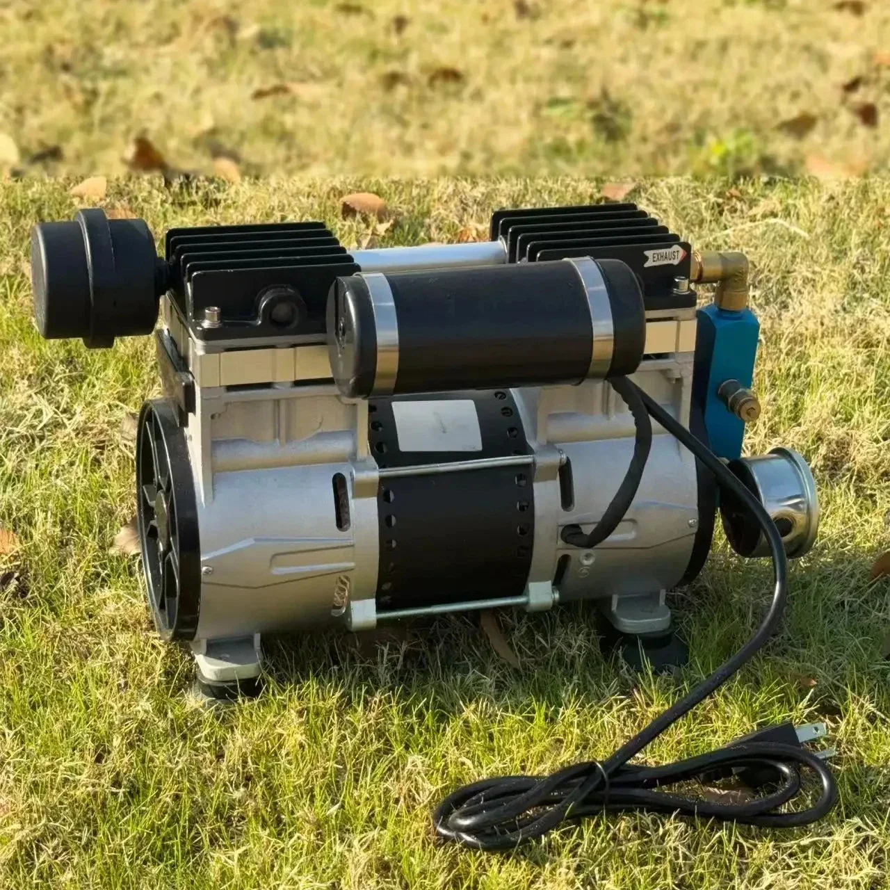 

Portable 1 6.0CFM Fish Pond Aerator Pump 170LPM Solar Pond Compressor Piston Oil-Free Air Source Engine Core Component