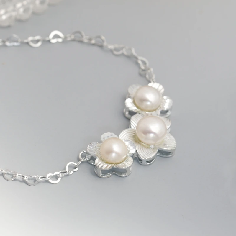 

Elegantly Minimalist 925 Sterling Silver Pendant Inlaid Natural Freshwater Pearl Creative Flower Silver Necklace Women Jewelry