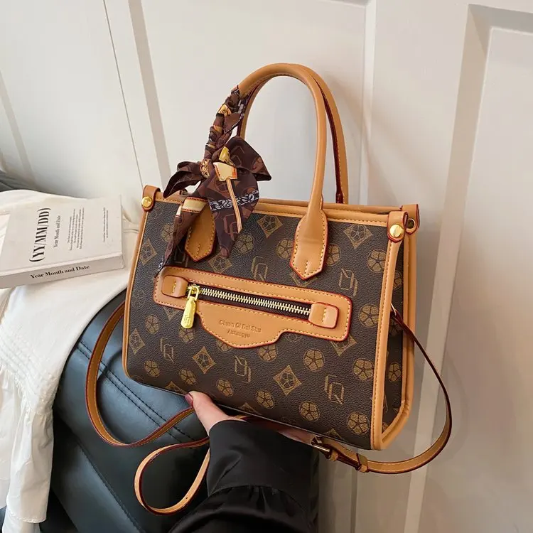 

2026 Women's Geometric Tote Bag Vintage Quilted Crossbody Purse, Soft Genuine Leather Multi-way Shoulder Bag for Casual Dating