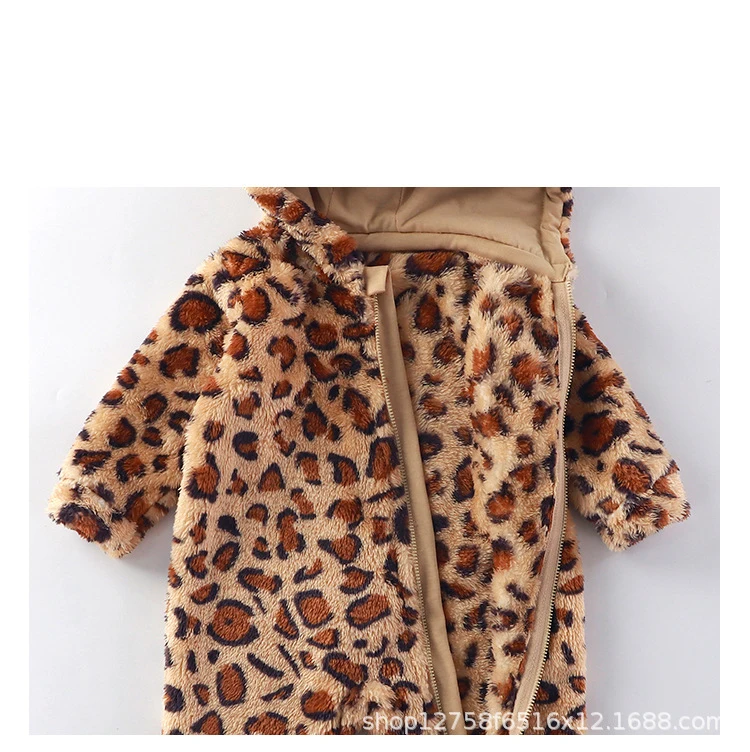 Gemütlicher Baby-Strampler mit Leopardenmuster, Kapuze, Bärenohren, Fleece-Overall, warmes Winteroutfit für neugeborene Jungen und Mädchen – Detail 5