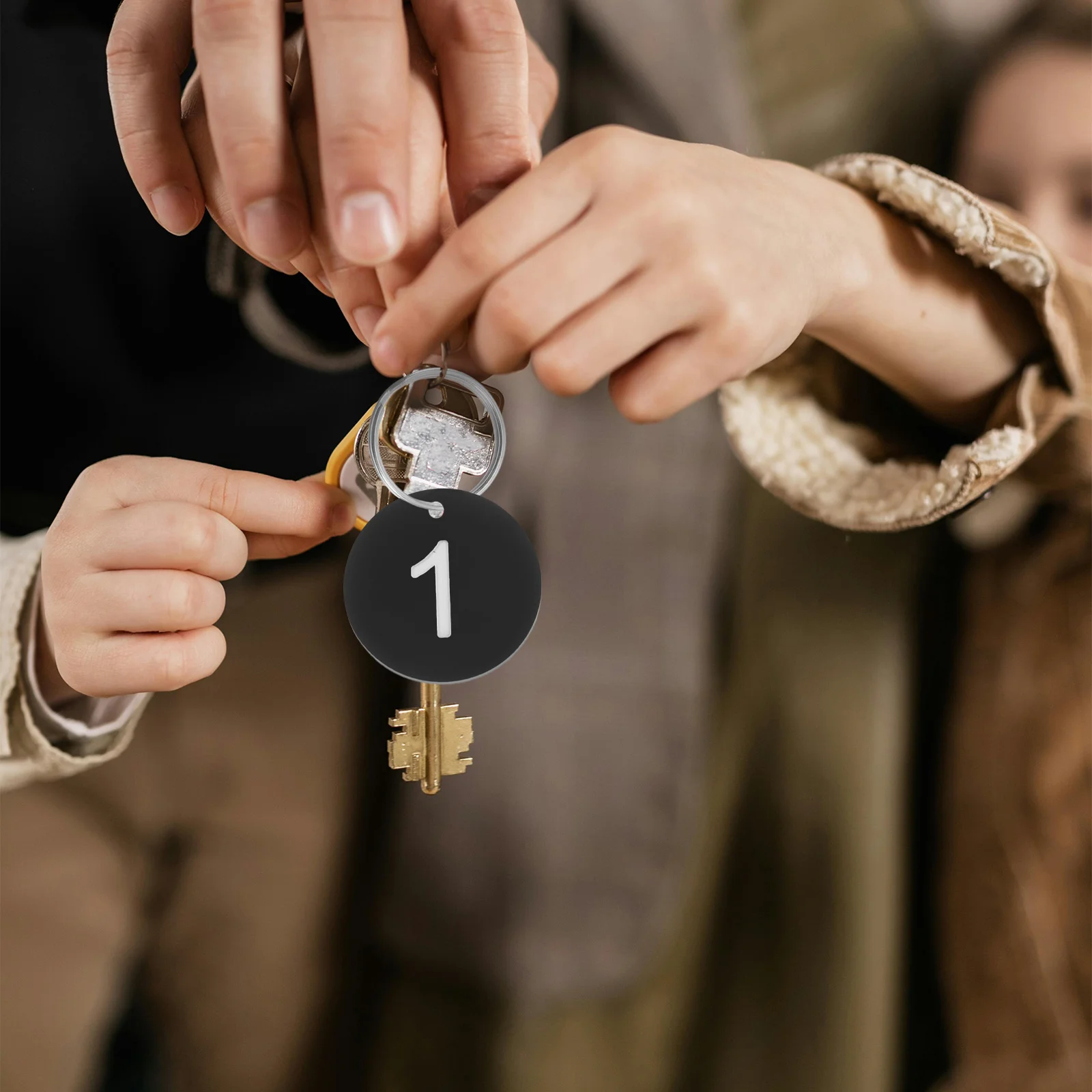 

100 шт. круглые номерные бирки, пластиковые пронумерованные круги, брелок из АБС-пластика, идентификаторы, тренажерный зал, школа, офис, номерные бирки