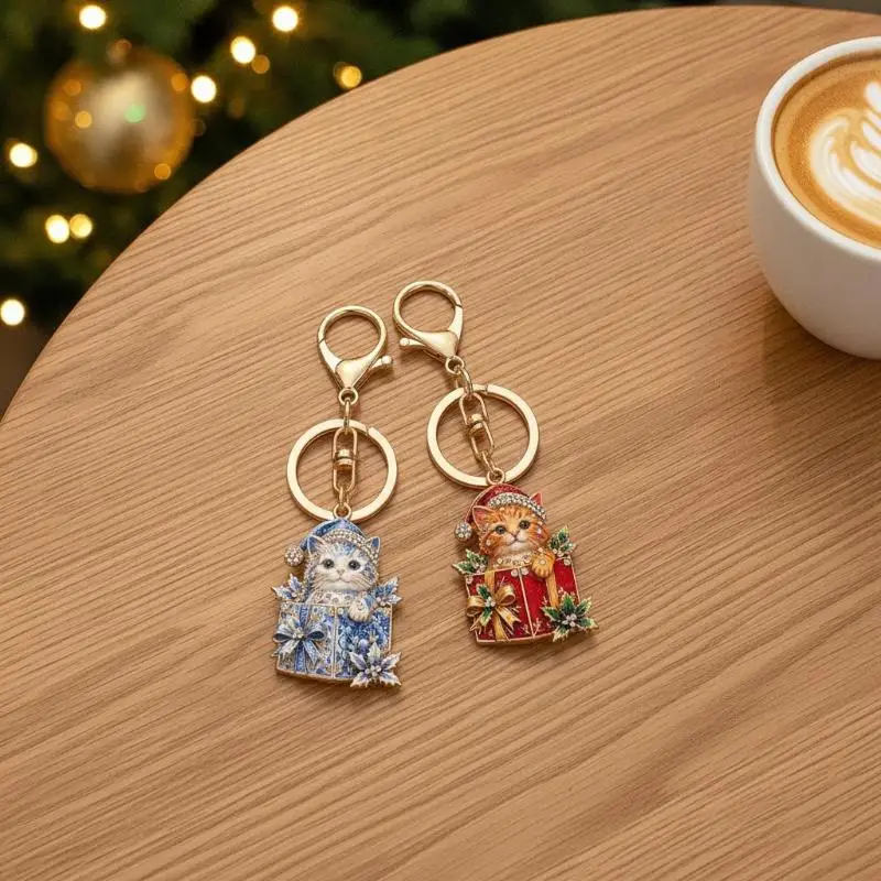 2-farbiger, modischer, süßer Weihnachtsgeschenkbox-Katzen-Schlüsselanhänger für Damen und Herren, Neujahrs-Schlüsselanhänger, Schmuckgeschenke – Detail 11
