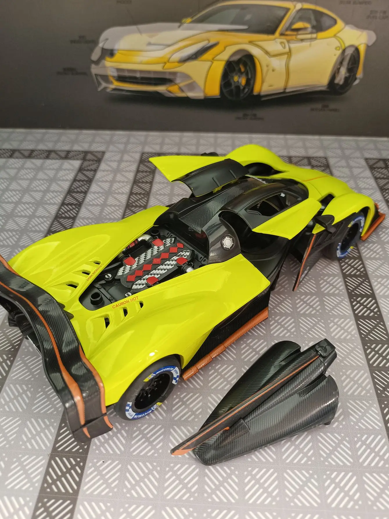 

1:24 Aston Martin Valkyrie alloy supercar model car ornament collection sound and light children's toy car door can be opened