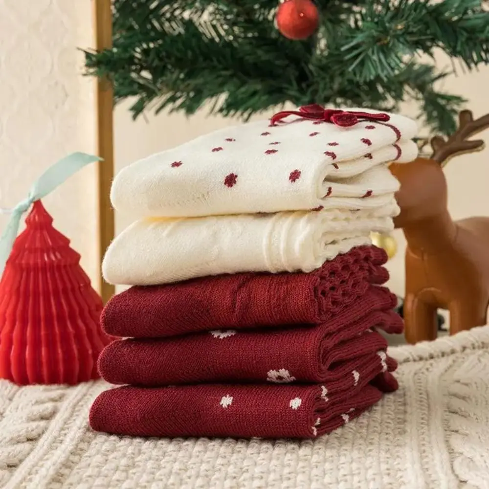 تنفس Bowknot السنة الجديدة الجوارب النسائية كشكش النقاط الخريف الشتاء الجوارب الحمراء منتصف أنبوب زهرة الحصان السنة الجوارب الحمراء المهرجانات