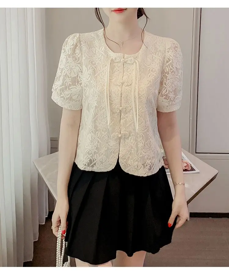 ใหม่เสื้อลูกไม้ปุ่มมุกสําหรับเสื้อแขนพัฟปักแฟชั่นของผู้หญิง