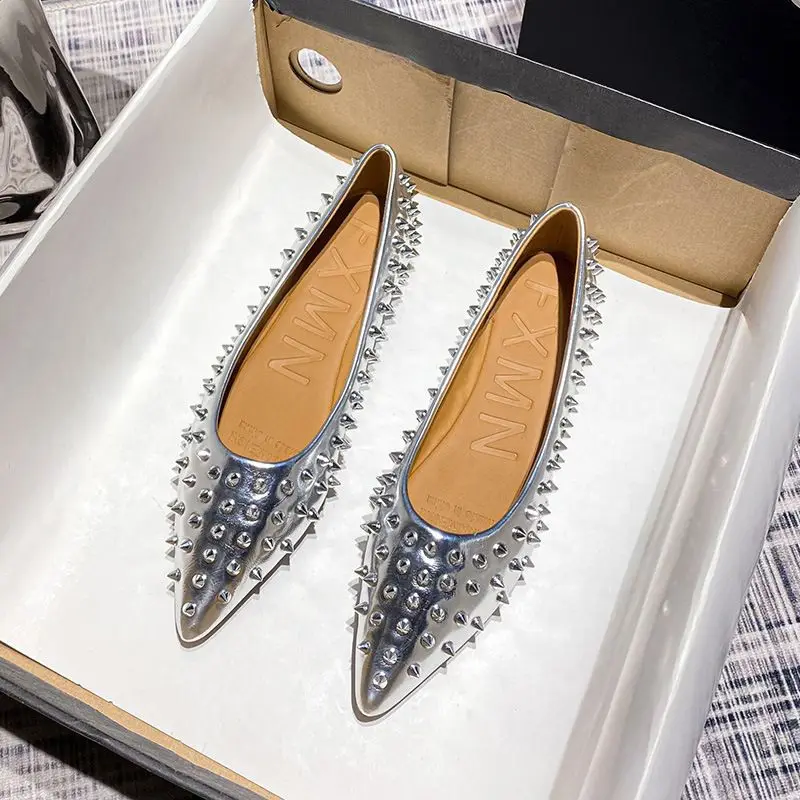 2024 New High-end Luxury Shallow Mouth Pointed Flat Shoes Fashion Rivets Design Large Size Soft Sole Casual Women's Shoes 41-43