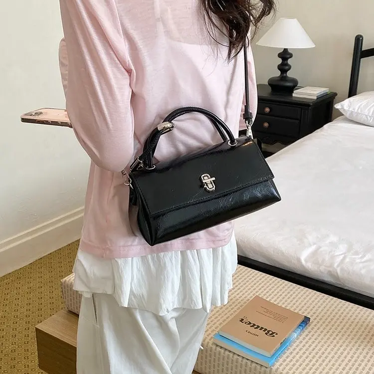 

Showstopper Diaper Bag For Women Best Superstar Leather Tote Large Capacity Elegant Designer Commuter Fashionable Shoulder Bag