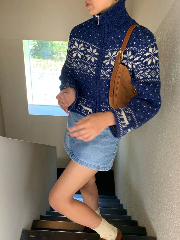 Moda coreana maglione Cardigan abbigliamento donna autunno inverno fiocco di neve modello corto colletto in piedi cerniera calda giacca di natale