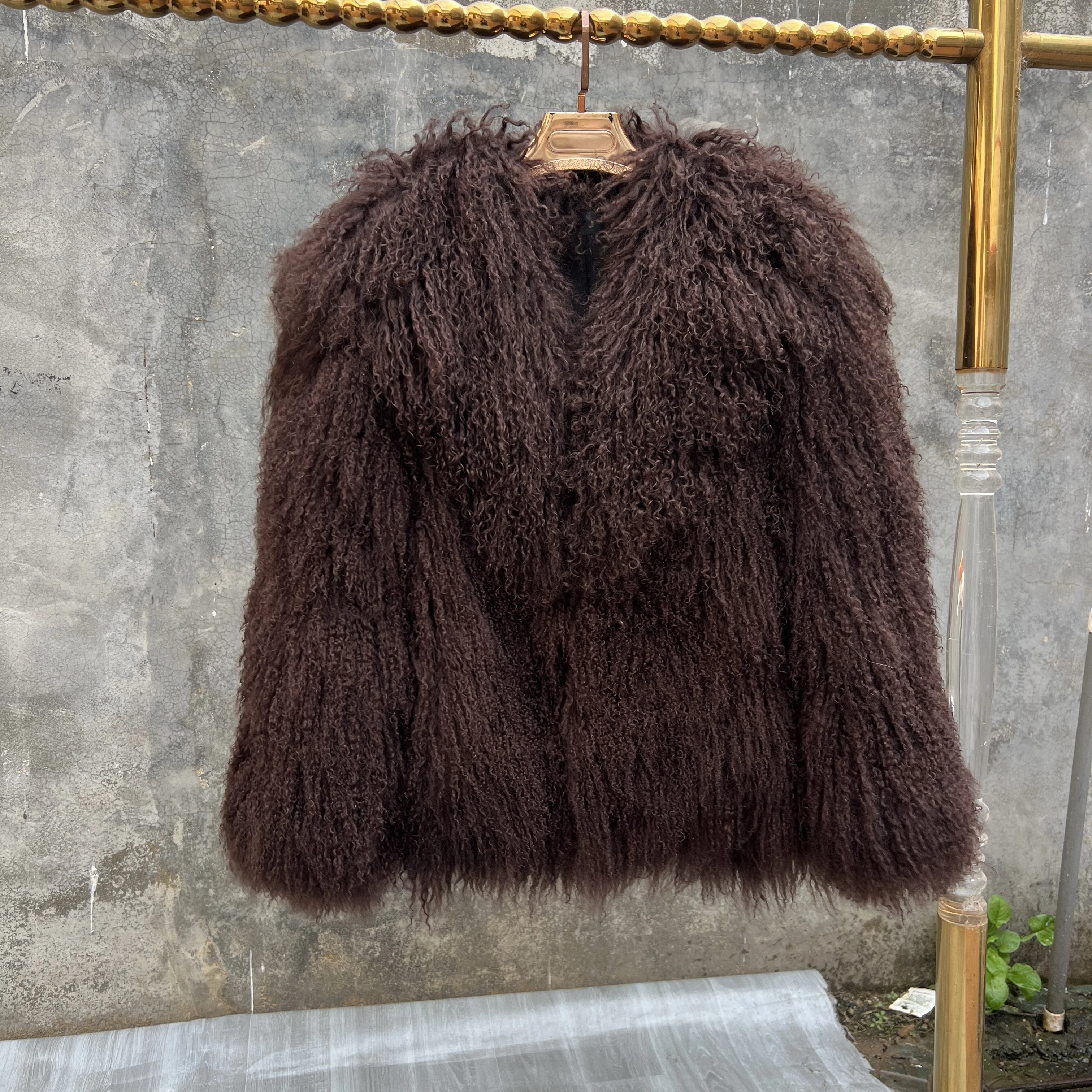 معطف فرو الأغنام المنغولية الطبيعية من أولاندي لعام 2025 معطف نسائي شتوي من جلد الغنم البني عالي الجودة جاكيت أبيض بياقة بدلة #2