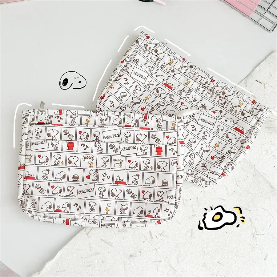 

Cute Grid Print Snoopy Makeup Bag Large Capacity Portable Multi-Layer Storage Bag Anime Students Desktop Stationery Storage Bag