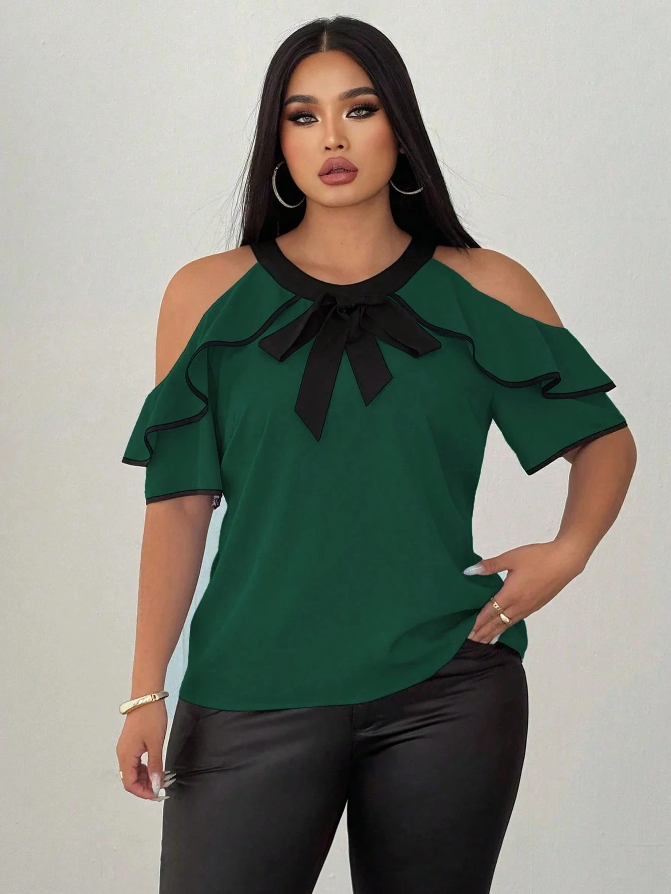 Bluse mit freiem Schulterbereich für Damen, Neckholder, Schleife, Rüschen, kurze Ärmel, Chiffon-Oberteil, Kontrastbesatz, elegant, lässig, Partykleidung – Detail 3