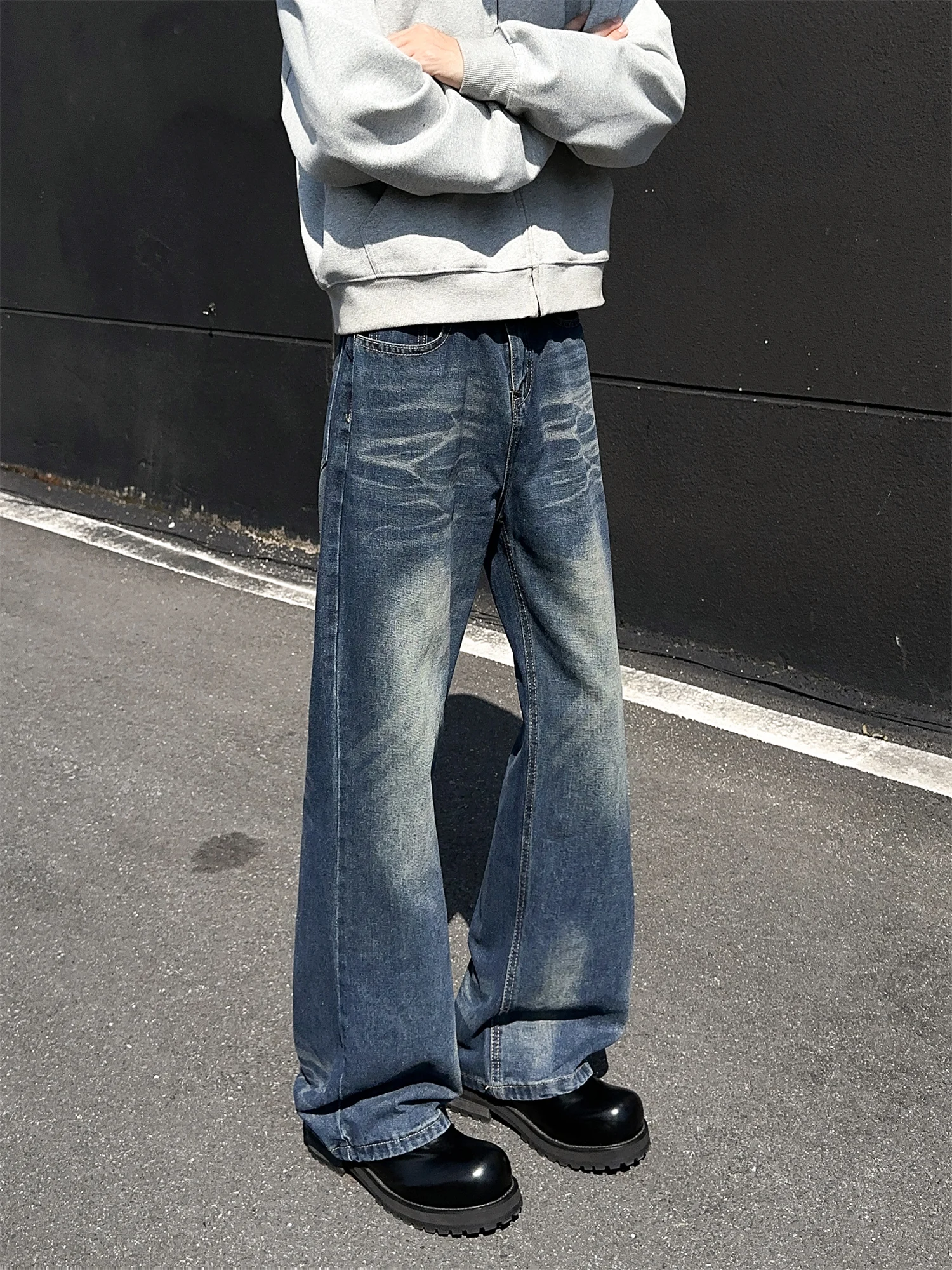 Retro Washed Men's Jeans Wide Leg Micro Flared Loose Straight Long Pants Casual Style mid Waist Zipper Closure Casual Jeans