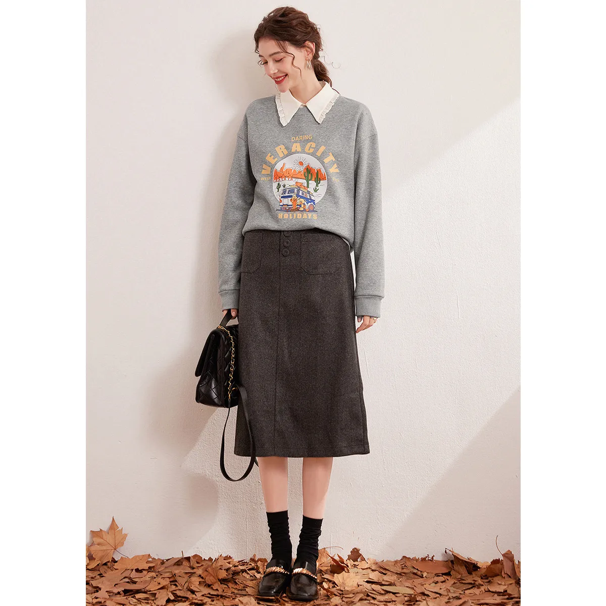  LOUIS YAO Cartoon Letter Printed Age Reducing Women's Sweatshirts 2025 Winter Round Neck Long Sleeve Micro Elastic Women Tops