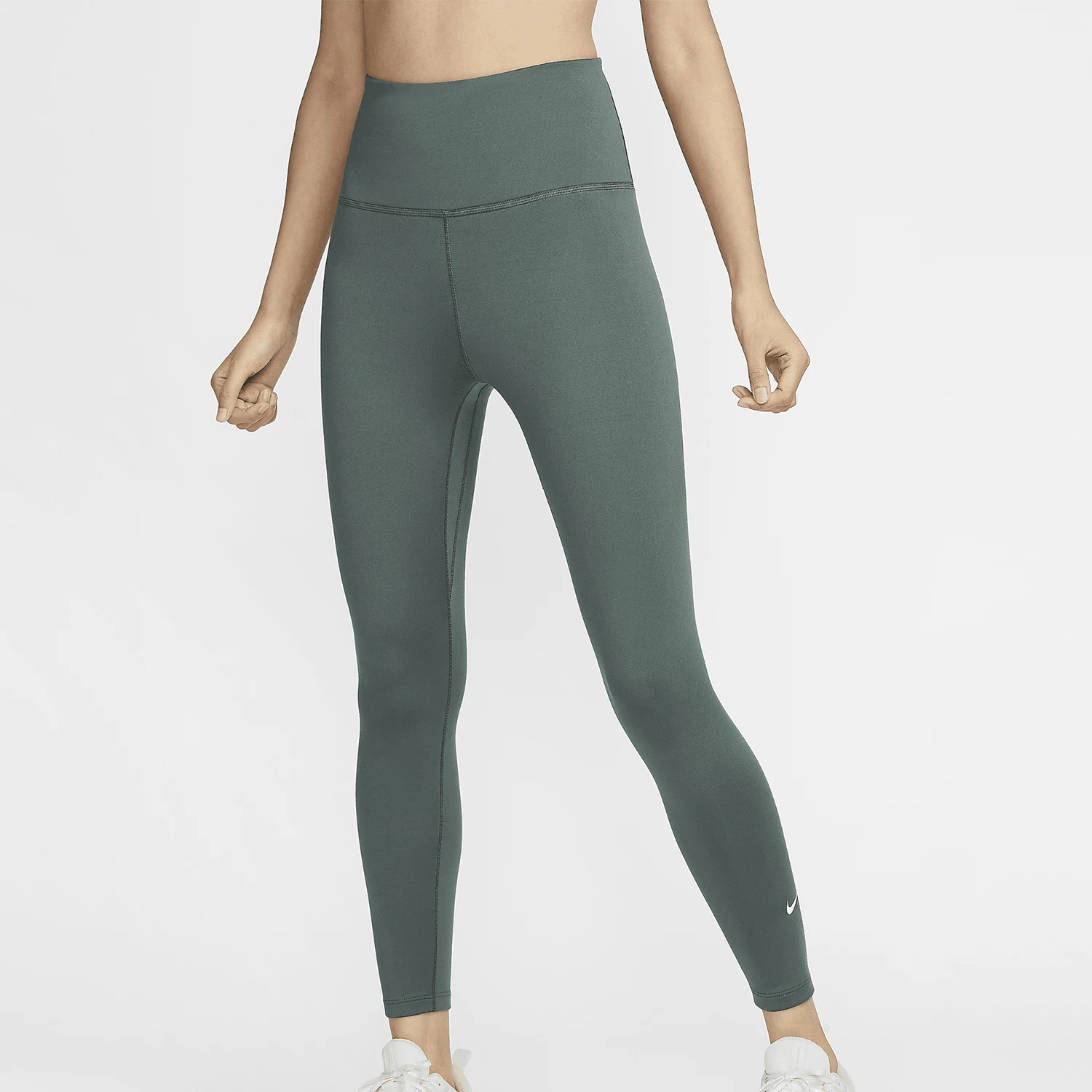 

Оригинальные женские леггинсы Nike Therma FIT One с высокой талией, модель FB8613-338.
