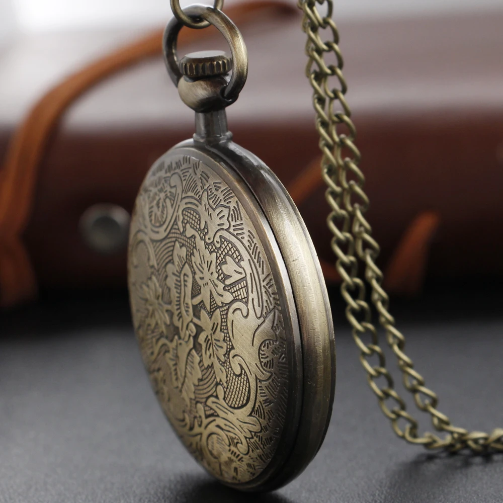 Bronze Simple Roman Digital Quartz Pocket Watch Exquisite Vintage Necklace Chain Watch Pendant Men's and Women's Holiday Gift