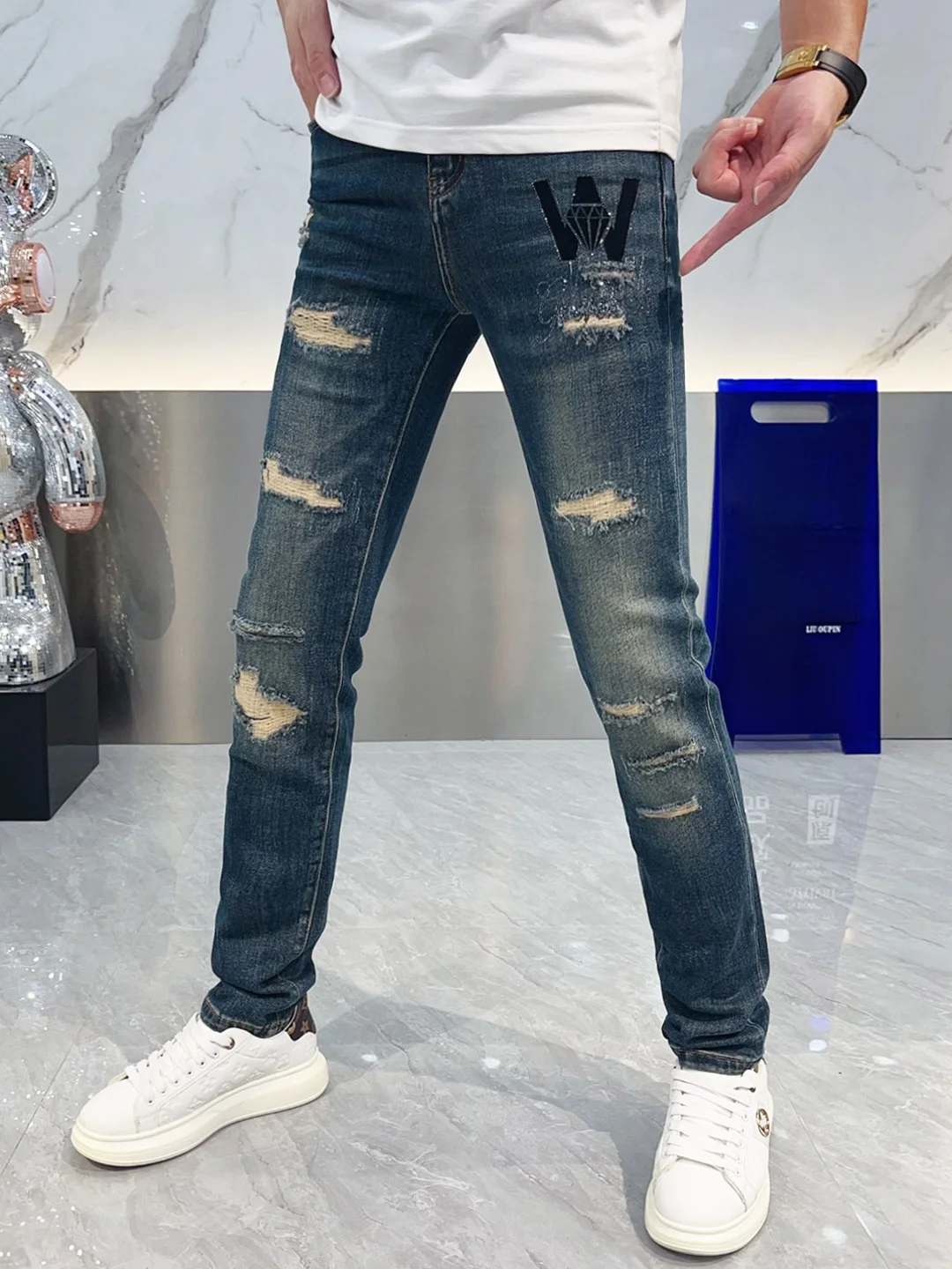 

Men's Faionable Ripped Denim Jeans High Street Elastic Waed Slim Fit Pants Long Trousers Autumn 2025 Skin-friendly Breath...