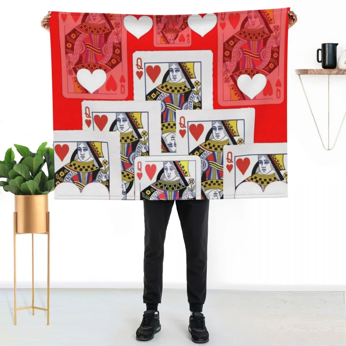 

RED-WHITECASINO QUEEN HEART PLAYING CARDS Throw Blanket Cozy Microfiber Throw Blanket for Home Bedroom