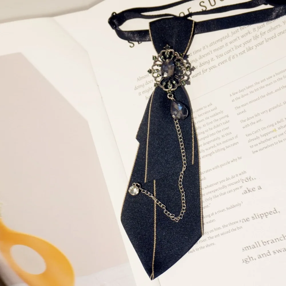 Y2K Crystal Bow Tie Geometric Long Alloy Rhinestone Necktie Choker Necklace Shirt Tie Uniform Decoration