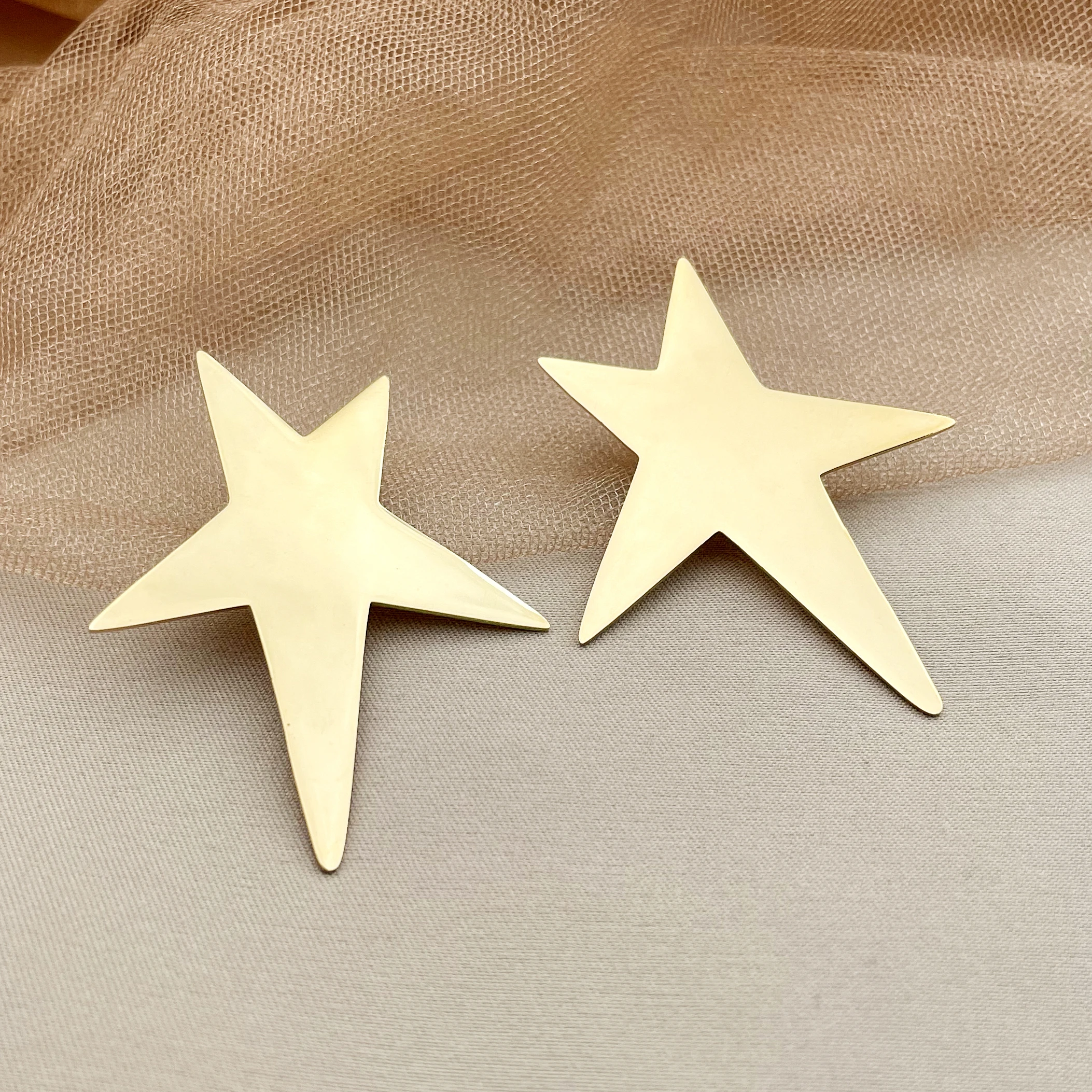 May@RZ Exaggerated Star Shaped Stainless Steel Stud Earring 14K Plated Gold Funny Earring Men and Women\'s Jewelry For Daliy Wear