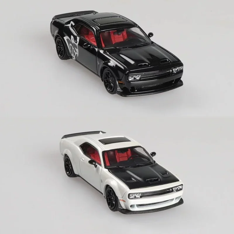 

**Pre-order **Stance Hunters 1:64 Dodge SRT Hellcat Pearl White /Black Diecast Model Car