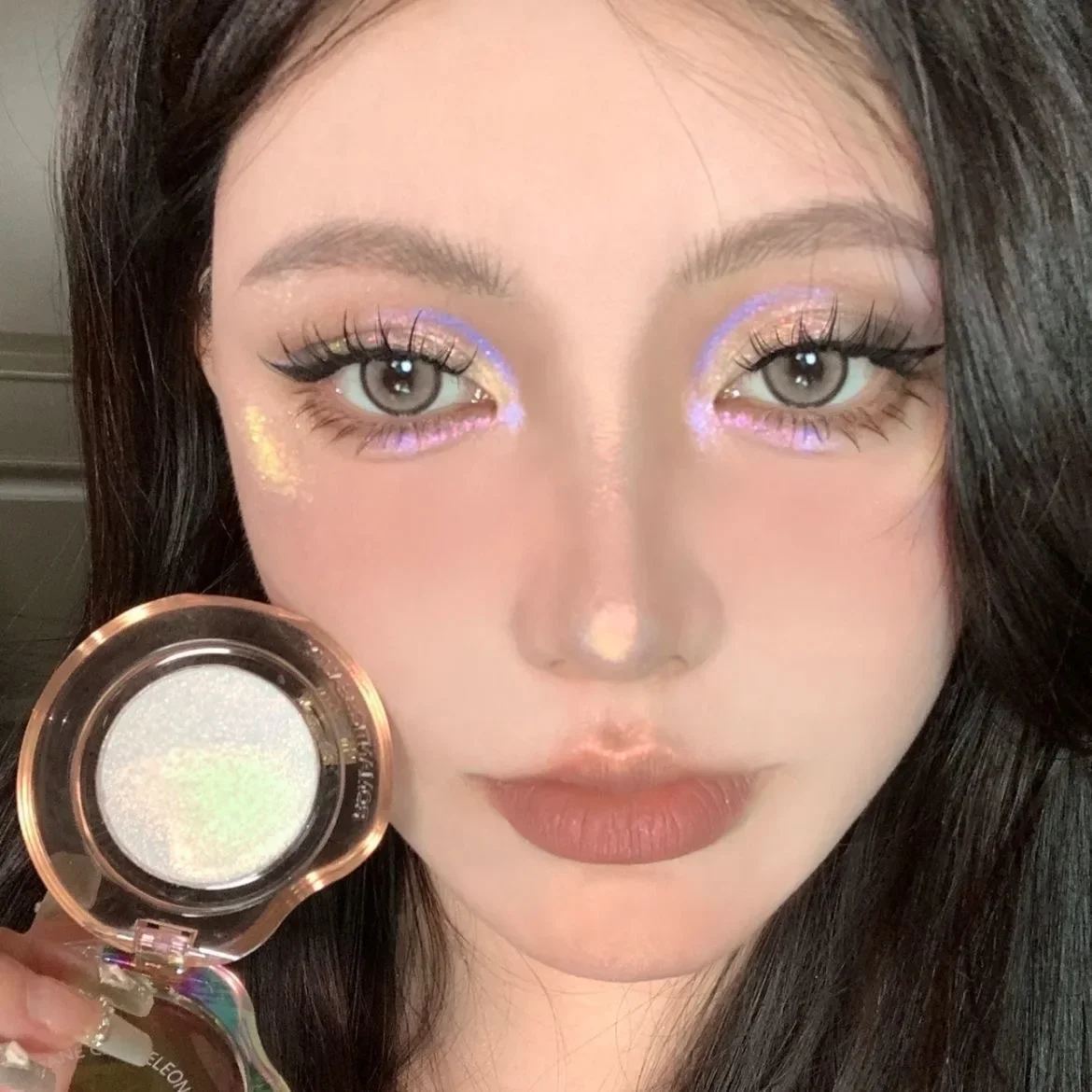 لوحة ظلال عيون من الحرباء، بودرة تجميل رومانسية، تفتيح اللؤلؤ للجسم والوجه، لمعان عالي