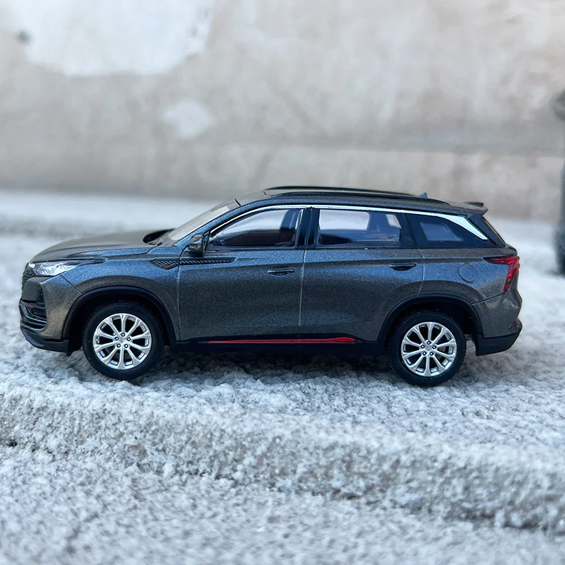 1:43 Original Model,Changan Auto,CS75 Plus,Plastic Car Model for Display,Gift and Collections