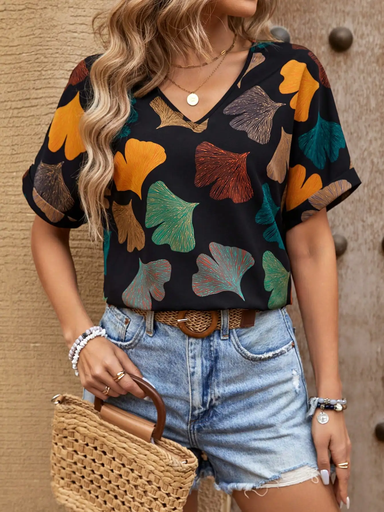 2024 Women\'s Shirt Short sleeved Loose Small V-neck Bat Sleeve Summer Shirt Thin Style