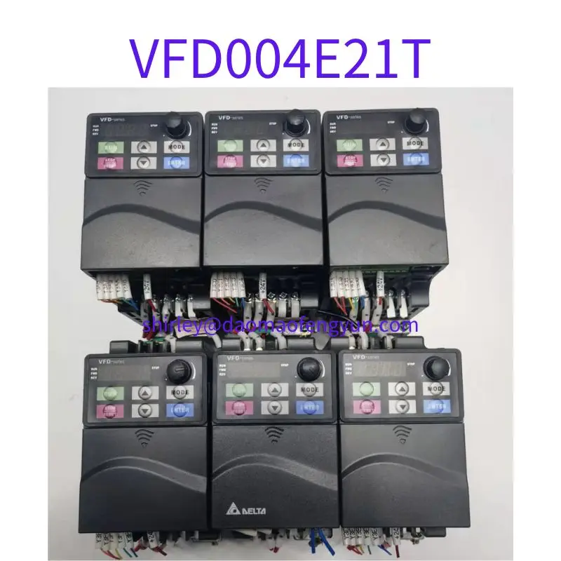 

Использованный инвертор VFD004E21T 0.4kW 220V