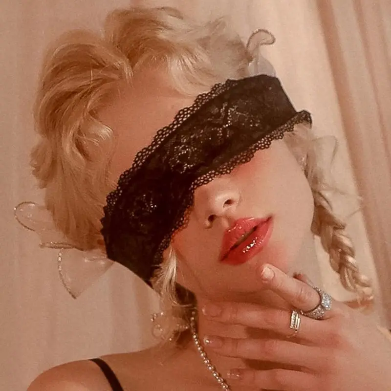 1pc Lady Sexy Lace Eye Mask Benda Nero Bianco Ritaglio Patch Benda Stile di abbigliamento esotico Abbigliamento per il gioco cavo femminile